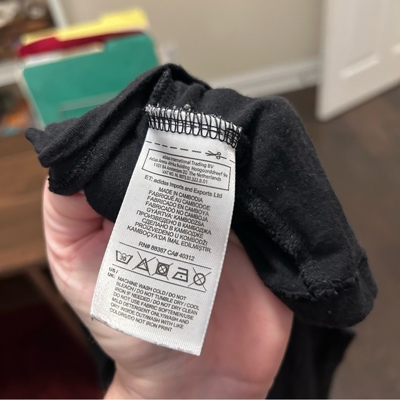 Adidas black T-shirt - Picture 2 of 5